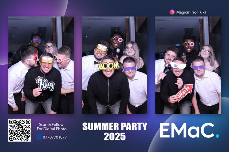 magic-mirror-photo-booth-hire-uk (3)