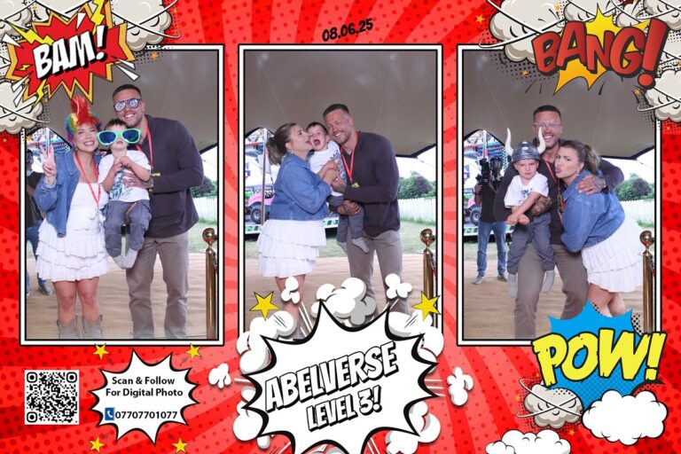 magic-mirror-photo-booth-hire-uk (4)